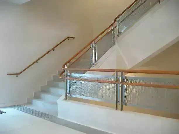 Laiptinių valymas — nuotrauka 1