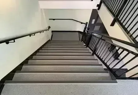 Laiptinių valymas — nuotrauka 2