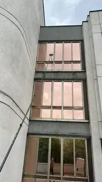 Langų valymas — nuotrauka 2